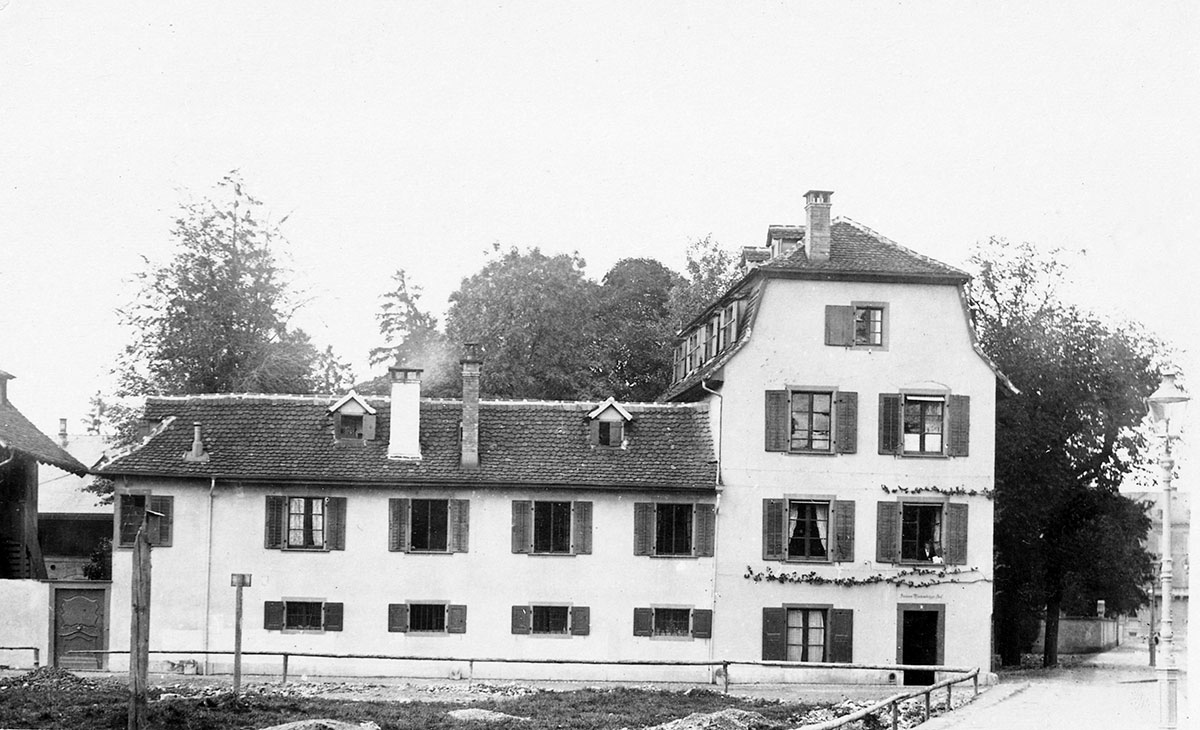 Hinterer Württemberger Hof, Brunngässlein 11, Haus des Professors Wilhelm Wackernagel. Hier verkehrten literarisch und dichterisch begabte Schüler und Studenten, darunter auch Jonas Breitenstein.#Staatsarchiv Basel-Stadt, AL 45, 4-75-3.